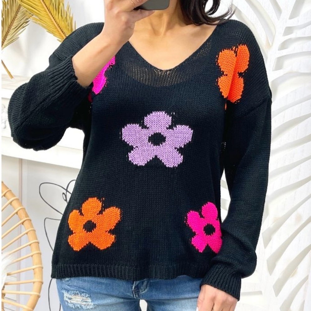 Black floral lightweight sweater M